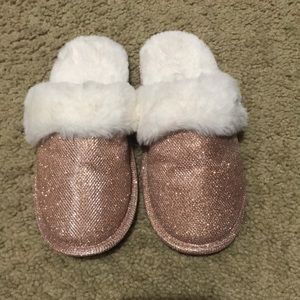 I.N.C slippers